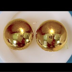 ⭐️ROUND DOME PIERCED CONSERVATIVE STUD EARRINGS⭐️